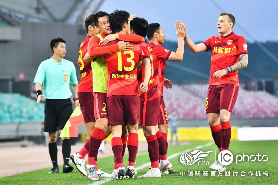 ملخص مباراة ريال مدريد ومانشستر سيتي 3-2أسطورة السانتياغو برنابيو تعود من جديد