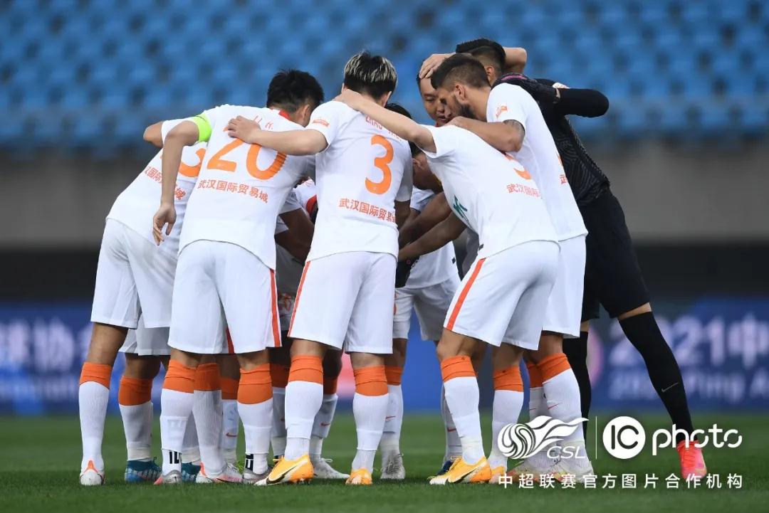 ريال مدريد وليفربولقصة صراع أسطوري في عالم كرة القدم