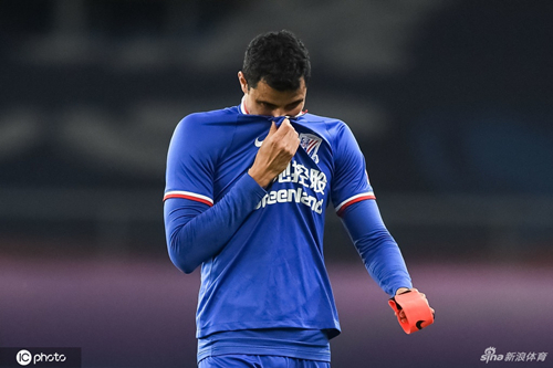 اللاعب الوحيد الذي فاز بدوري أبطال أوروبا مع ثلاثة أندية مختلفة